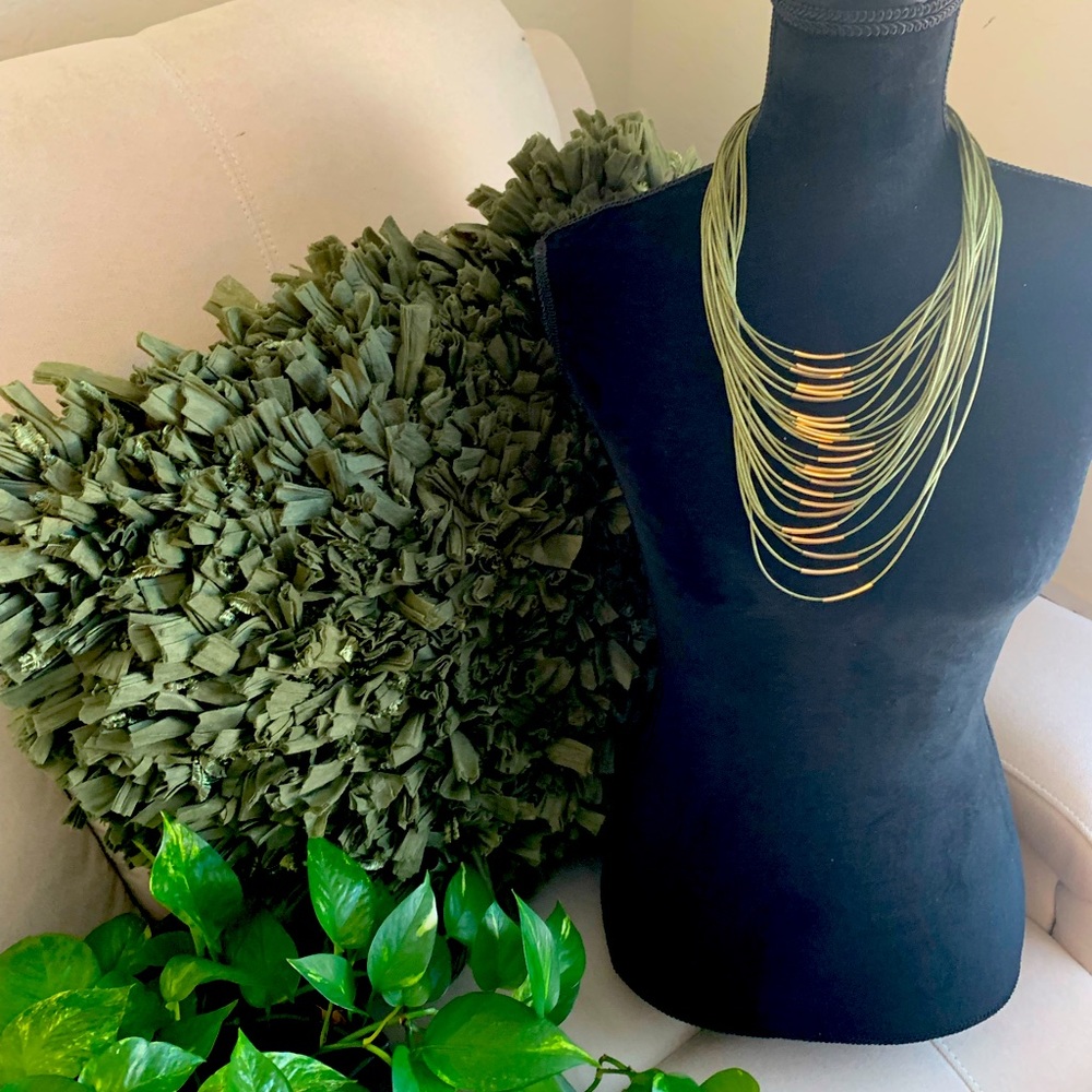 Classic green necklace